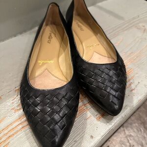 Trotters Black Woven Leather Flats 8.5N
